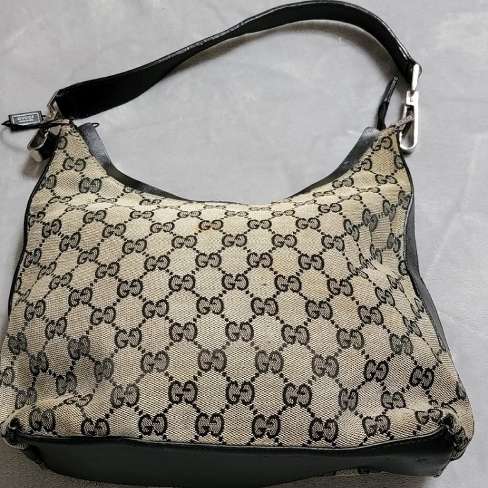 AUTHENTIC VINTAGE GUCCI SHOULDER BAG